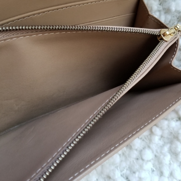 Louis Vuitton Wallet - Picture 12 of 14